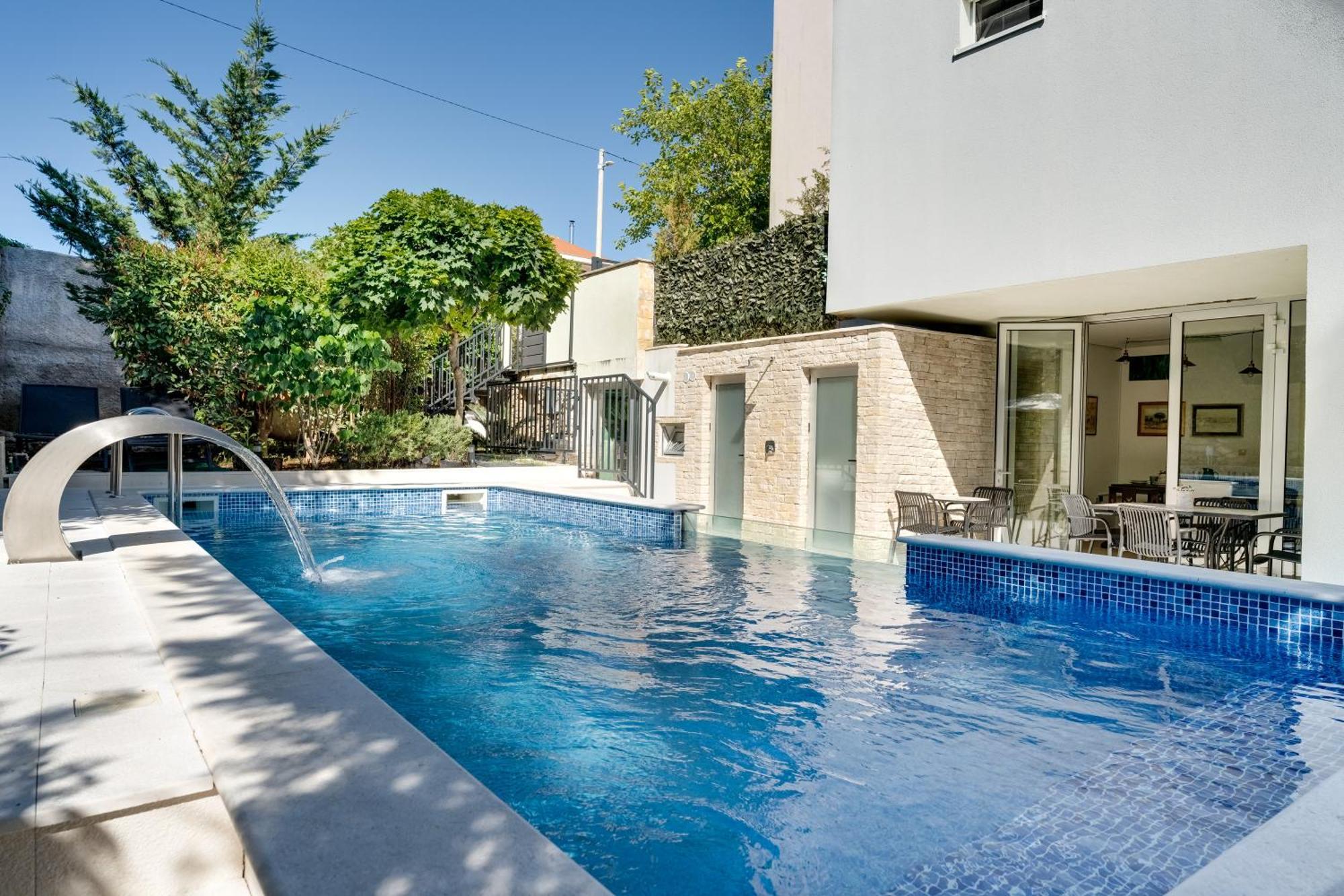 Guest house Hedonia With Heated Pool, Diklo Zadar
